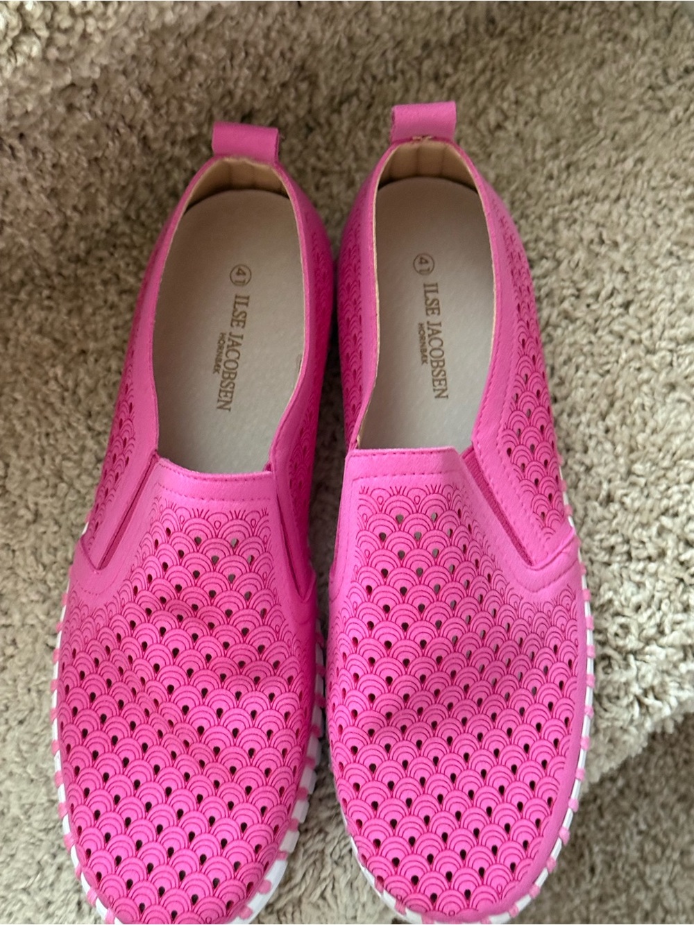 Ilse Jacobsen Women’s Hot Pink Slip-On Sneakers